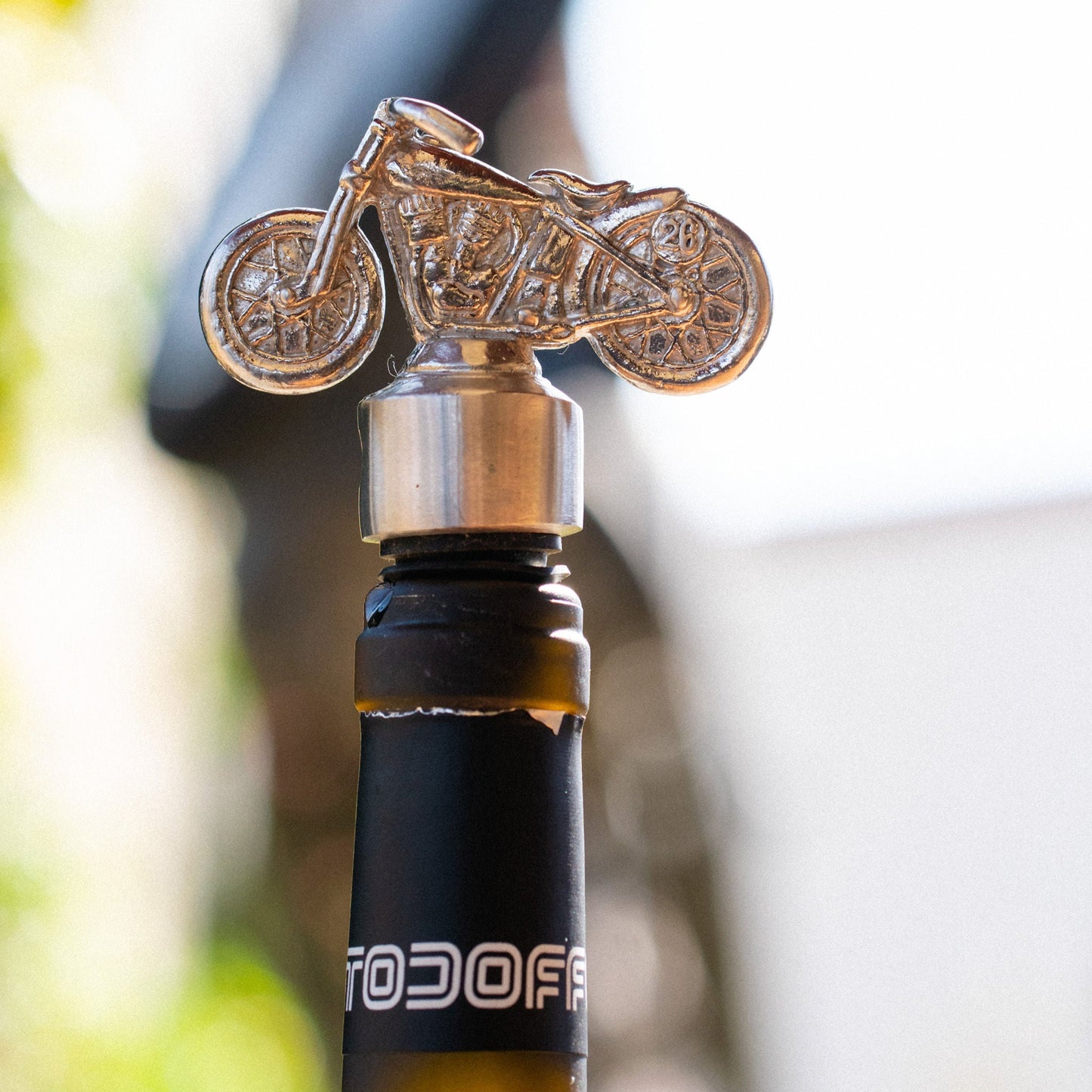 MOTORCYCLE POURER