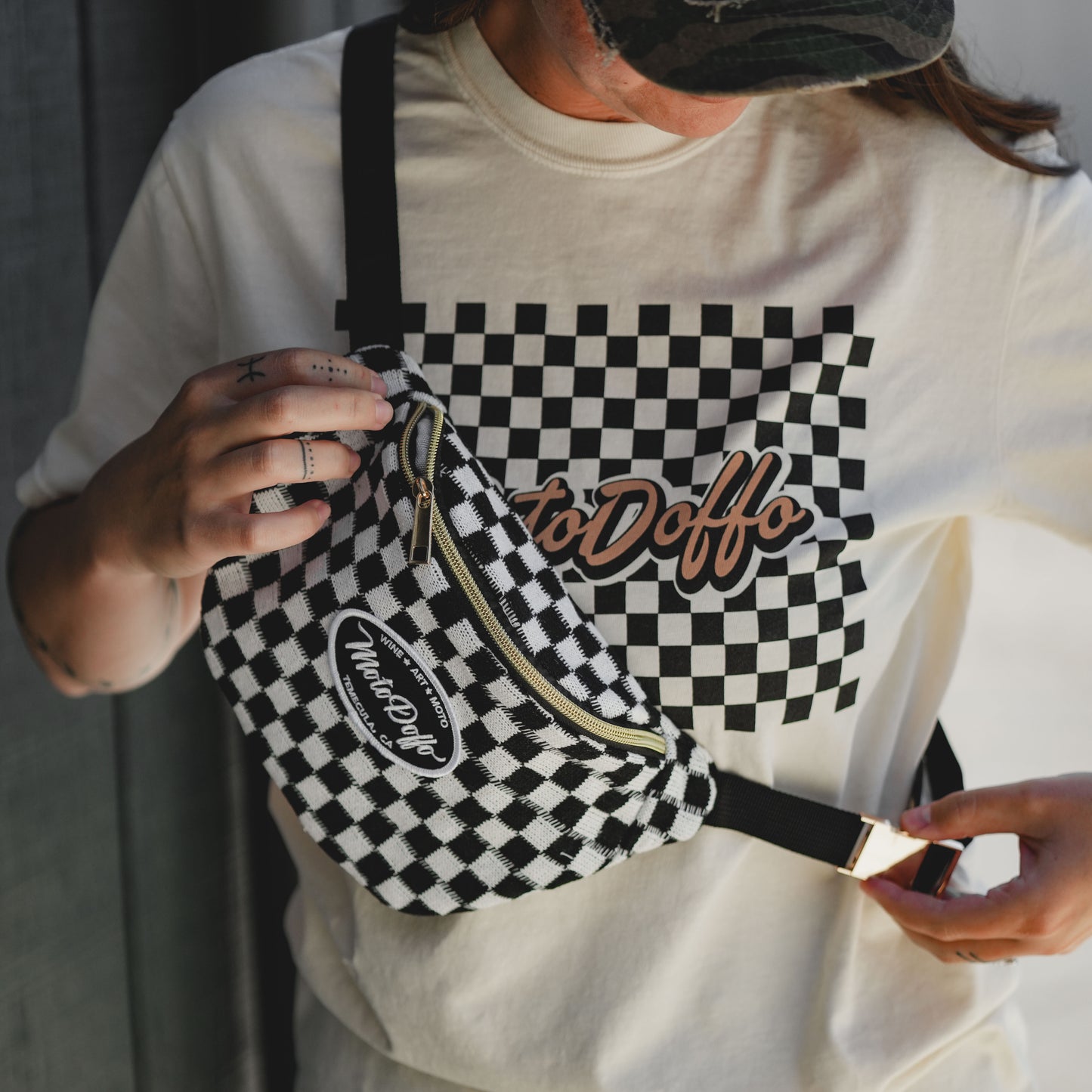 CROSSBODY